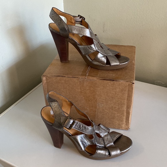Michael Kors Metallic silver platform pumps open toe Womens straps - Picture 1 of 10